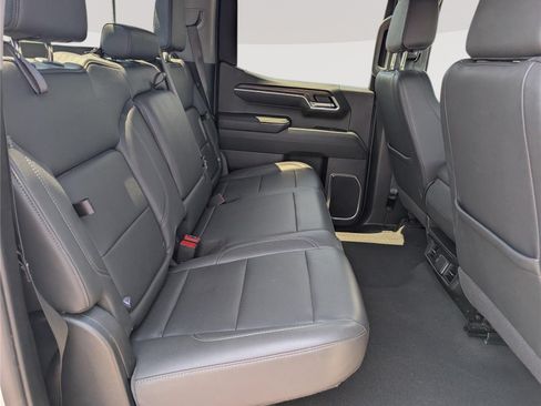 Used 2025 GMC Sierra 1500 SLT RWD image 12