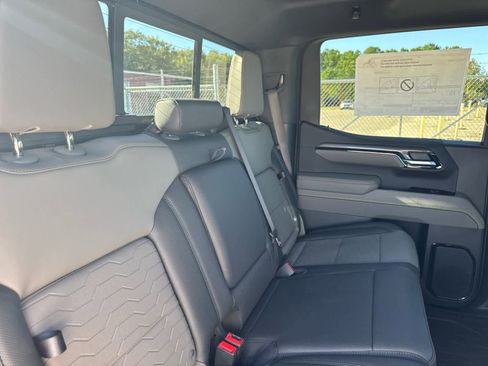 New 2026 Chevrolet Silverado 1500 ZR2 image 17