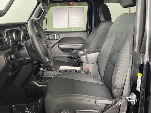 Used 2019 Jeep Wrangler Sport AWD/4WD image 11