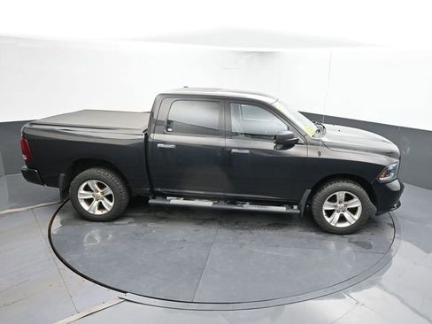 Used 2015 RAM 1500 Express AWD/4WD image 14