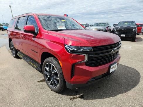 Used 2024 Chevrolet Suburban RST w/ Sport Performance Package AWD/4WD image 6