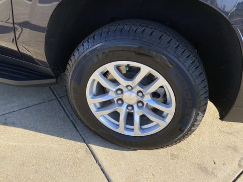 Used 2023 Chevrolet Suburban LT image 29