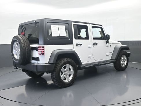 Used 2018 Jeep Wrangler Unlimited Sport S AWD/4WD image 6