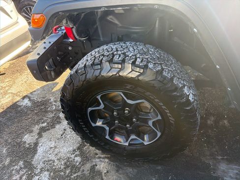 Used 2023 Jeep Wrangler Unlimited Rubicon w/ Steel Bumper Group image 11
