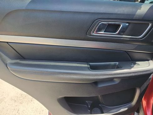 Certified 2019 Ford Explorer XLT w/ Equipment Group 202A AWD/4WD image 27