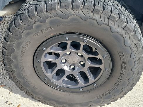 Used 2023 Jeep Wrangler Unlimited Sport image 10