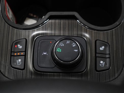 Used 2023 GMC Acadia SLT w/ Elevation Edition image 23