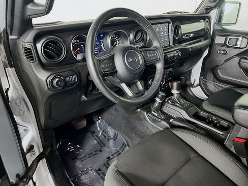 Used 2022 Jeep Wrangler Unlimited Sport image 9