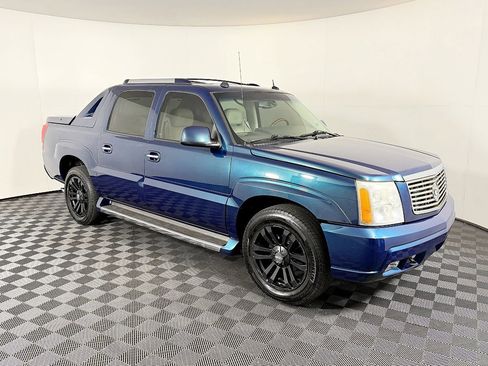 Used 2005 Cadillac Escalade EXT image 5