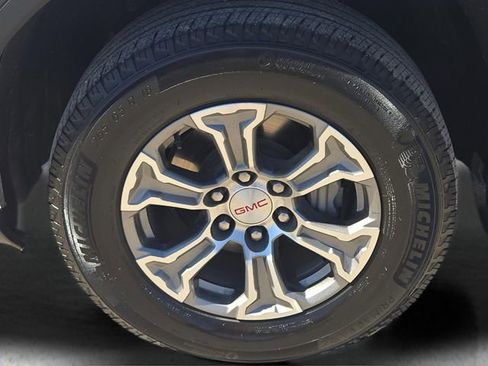 Used 2025 GMC Sierra 1500 SLT image 8