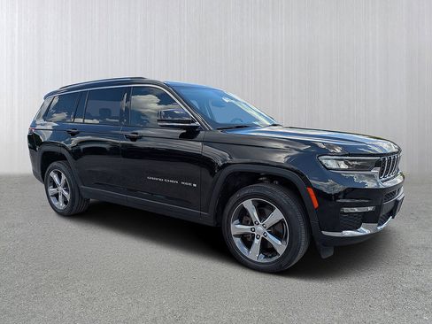 Used 2022 Jeep Grand Cherokee L Limited RWD image 1