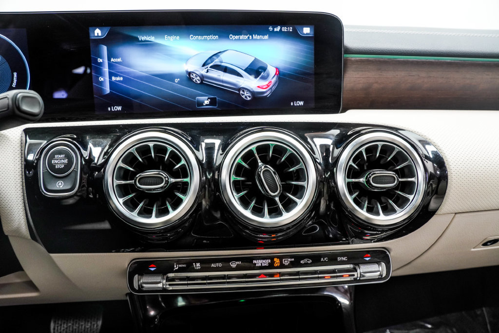Used 2022 Mercedes-Benz CLA 250 4MATIC image 27