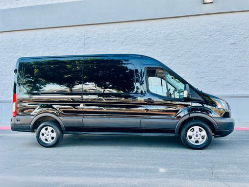 Used 2017 Ford Transit 250 148 Medium Roof RWD image 4