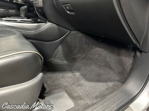 Used 2017 INFINITI QX60 Luxe w/ Premium Plus Package image 31