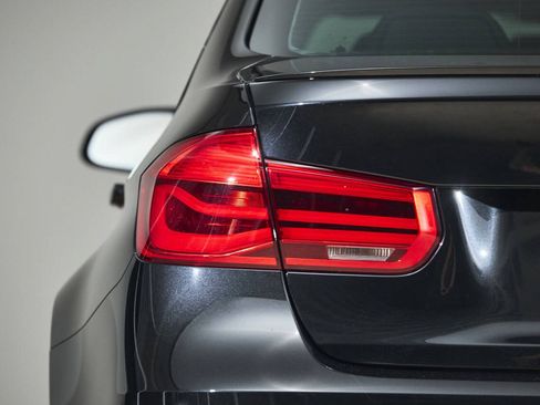 Used 2018 BMW M3 RWD image 26