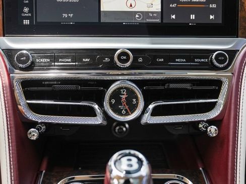Used 2022 Bentley Flying Spur V8 AWD/4WD image 35