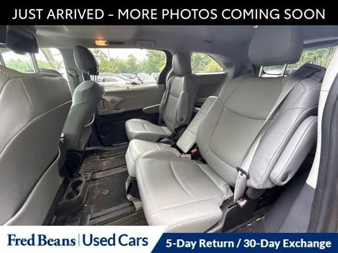 Used 2023 Toyota Sienna XLE w/ XLE Plus Package AWD/4WD image 8