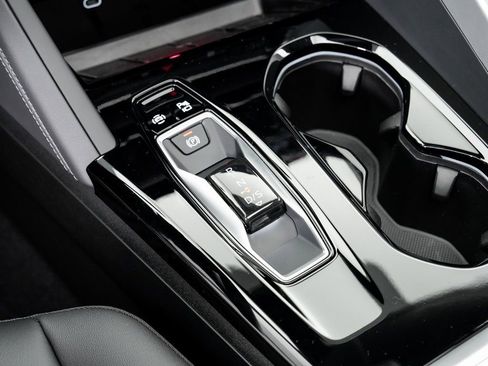 New 2025 Audi Q5 Premium image 17