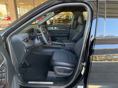 New 2026 Ford Explorer ST-Line w/ ST-Line Street Pack image 8