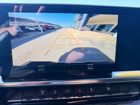 Used 2025 Chevrolet Silverado 2500 LT w/ Convenience Package image 14