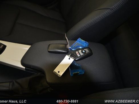 Used 2018 BMW 320i Sedan image 29