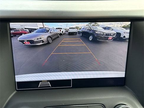 Certified 2023 GMC Acadia SLE w/ Driver Convenience Package image 14