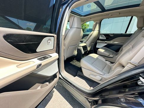 Certified 2022 Lincoln Aviator Reserve w/ Equipment Group 201A AWD/4WD image 17