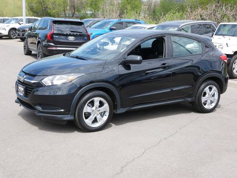Used 2016 Honda HR-V LX image 3