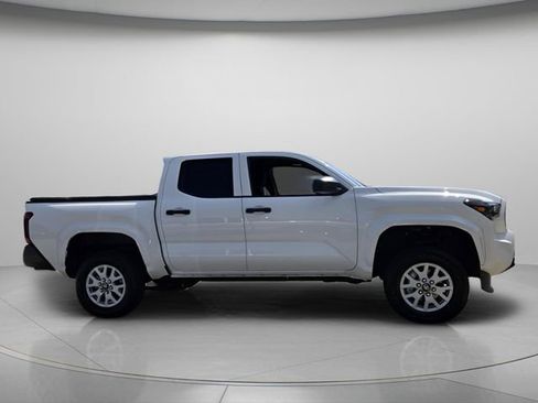Used 2024 Toyota Tacoma SR RWD image 4