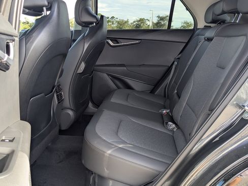 New 2025 Kia Niro SX image 17