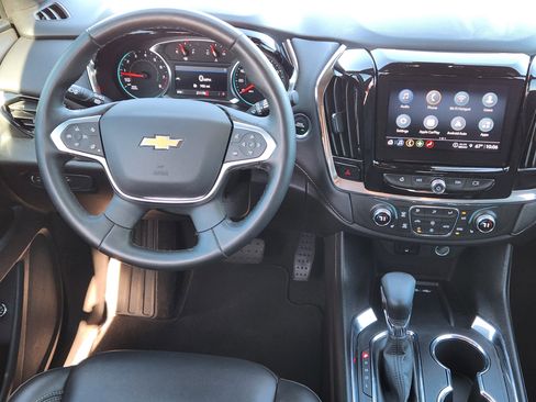 Certified 2023 Chevrolet Traverse LT w/ Rear Camera Mirror Package image 26