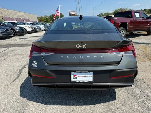 Used 2024 Hyundai Elantra SEL FWD image 4