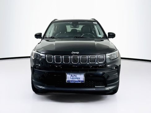 Used 2022 Jeep Compass Latitude w/ Sun and Sound Group AWD/4WD image 2