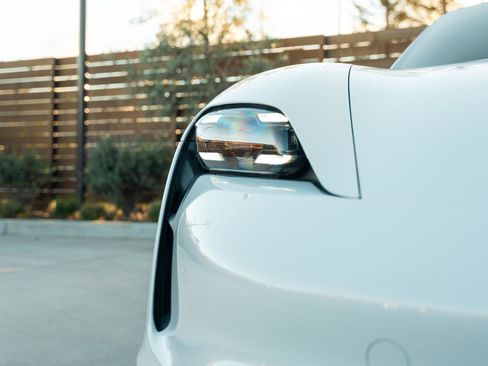 Used 2022 Porsche Taycan Turbo S image 23