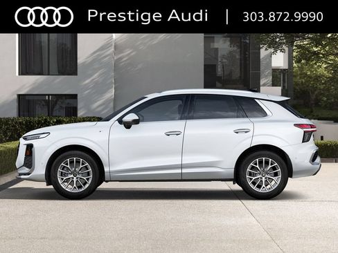 Used 2026 Audi Q3 quattro 2.0T w/ Driver Assistance Package AWD/4WD image 3