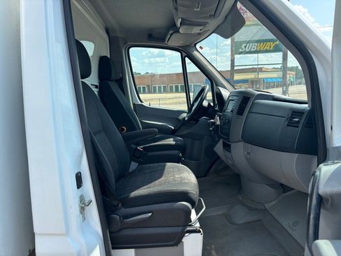 Used 2016 Mercedes-Benz Sprinter 3500 image 13
