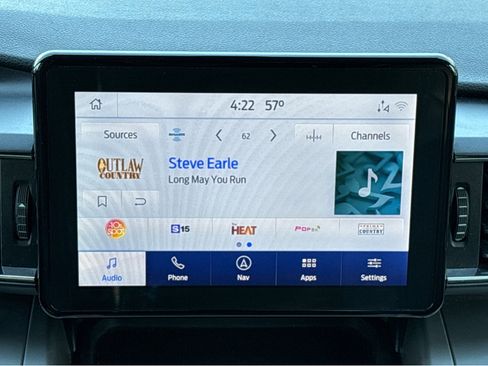 Used 2022 Ford Explorer XLT w/ Equipment Group 202A image 5