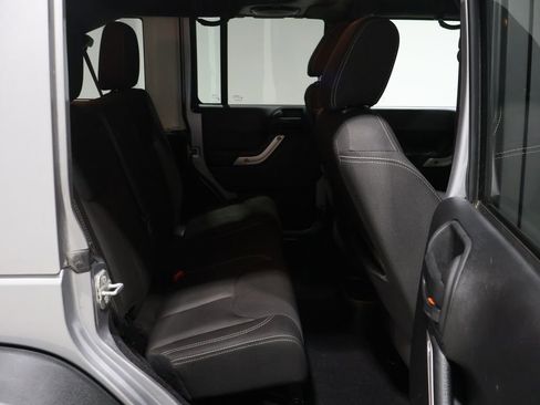 Used 2014 Jeep Wrangler Unlimited Rubicon w/ Connectivity Group image 20