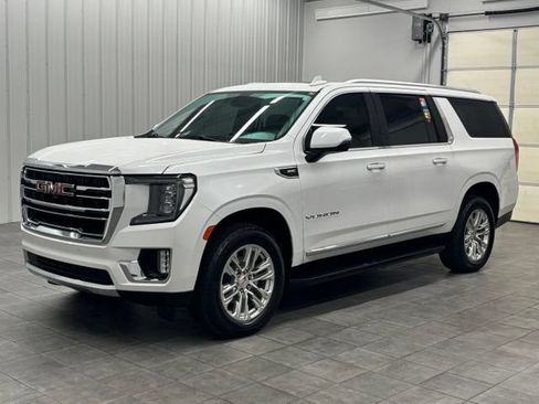 Used 2022 GMC Yukon XL SLT w/ SLT Premium Package AWD/4WD image 5