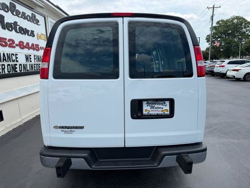 Used 2023 Chevrolet Express 2500 w/ Driver Convenience Package RWD image 6