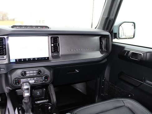 Used 2025 Ford Bronco Badlands AWD/4WD image 36