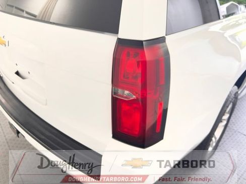 Used 2018 Chevrolet Suburban LT RWD image 13
