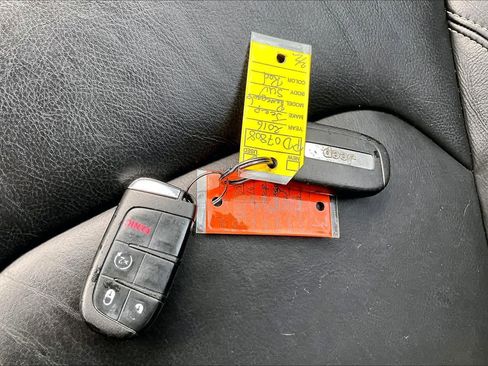 Used 2016 Jeep Renegade Limited image 14