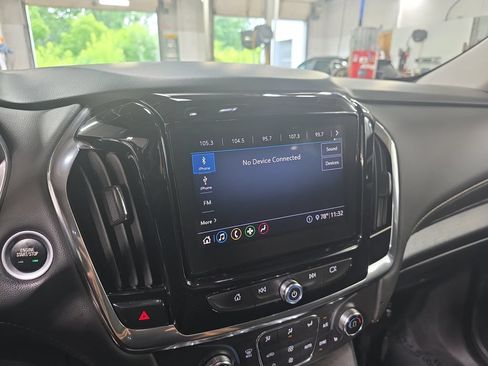 Used 2021 Chevrolet Traverse LT AWD/4WD image 24