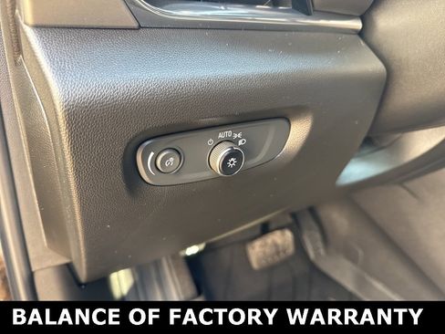 Used 2023 Chevrolet Traverse LT image 18