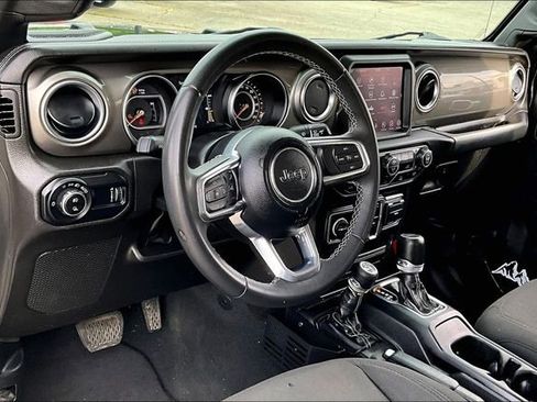 Used 2023 Jeep Gladiator Overland AWD/4WD image 14