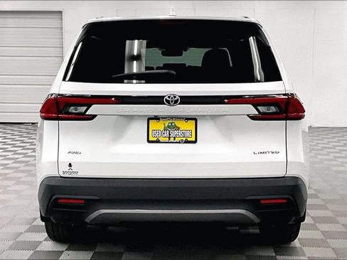 Used 2024 Toyota Grand Highlander AWD image 5
