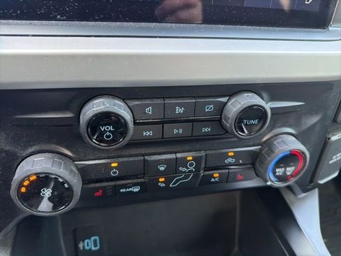 Used 2023 Ford F250 XLT w/ XLT Premium Package AWD/4WD image 24