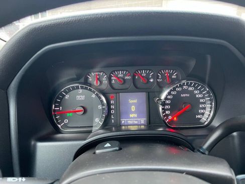 Used 2019 Chevrolet Silverado 2500 W/T AWD/4WD image 10