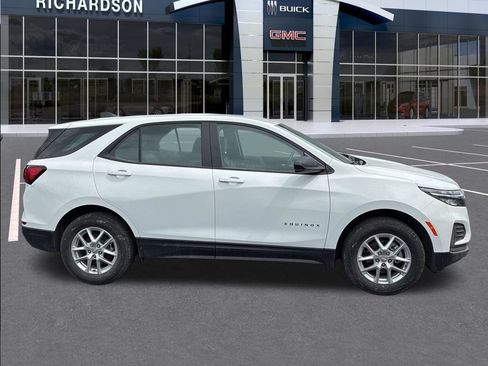 Used 2024 Chevrolet Equinox LS AWD/4WD image 4